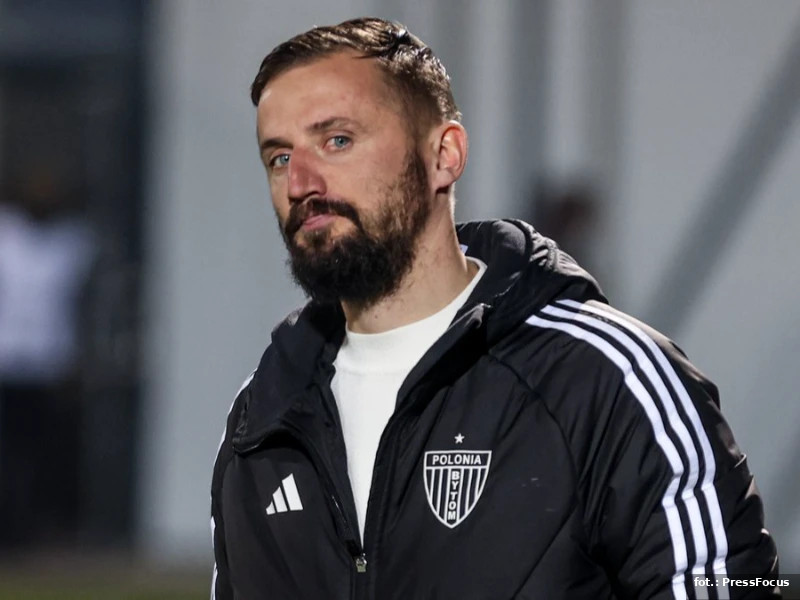 Kto następcą Papszuna? W grze dwa nazwiska.