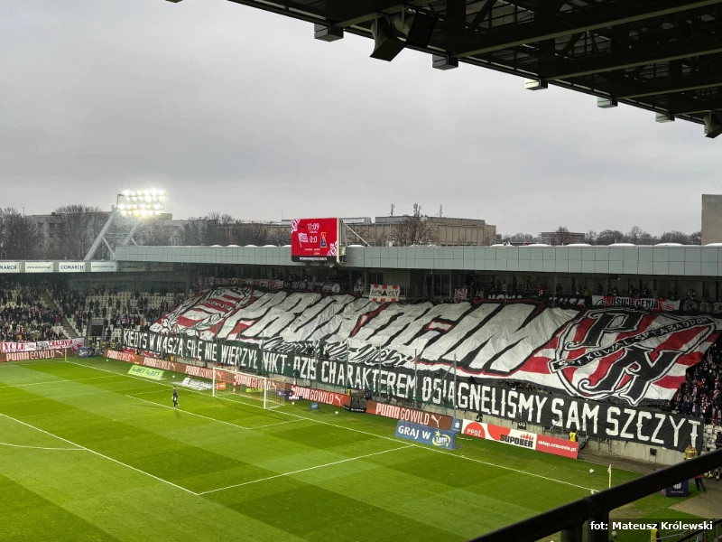 Wójcik show, Praszelik bomba… i porażka. Cracovia zagrała, Motor wygrał.