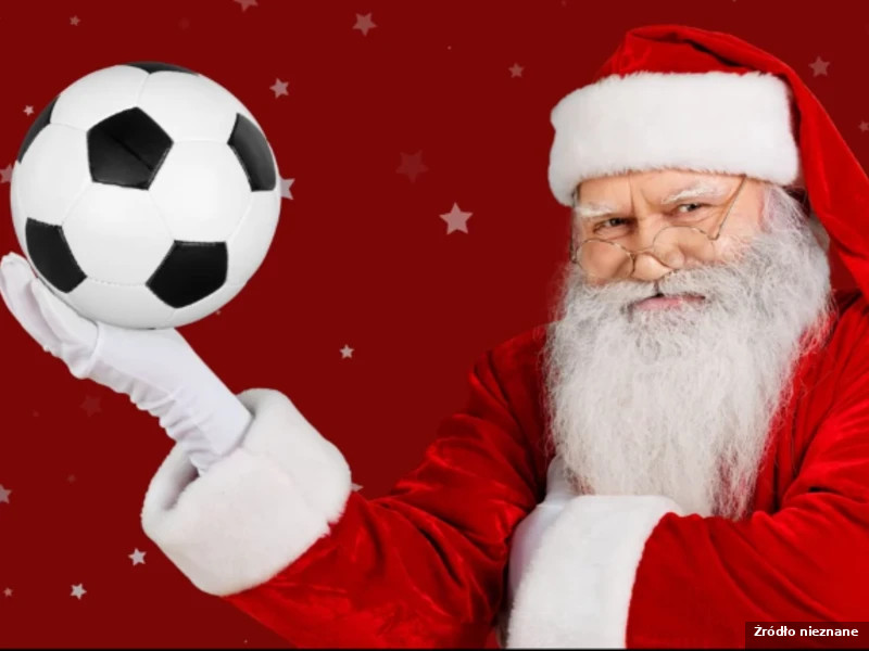 Między choinką a futbolem
