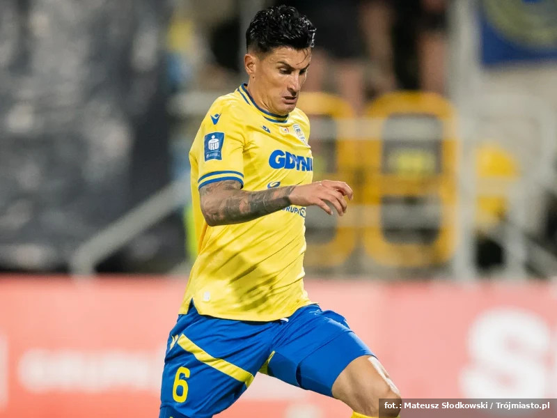 Mikołajki szczęśliwe dla Arki. Gol zmiennika dał Gdynianom zwycięstwo.