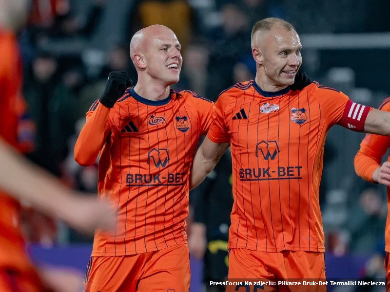 Słonie odparły najazd pszczółek. Jagiellonia sensacyjnie przegrywa z beniaminkiem