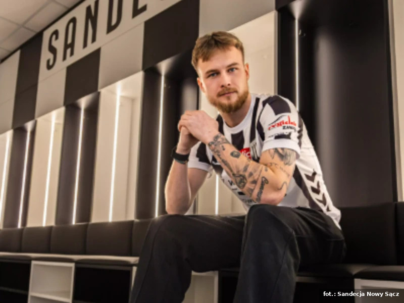 Ciekawy transfer Sandecji. ,,Sączersów” zasilił piłkarz z przeszłością w Ekstraklasie.