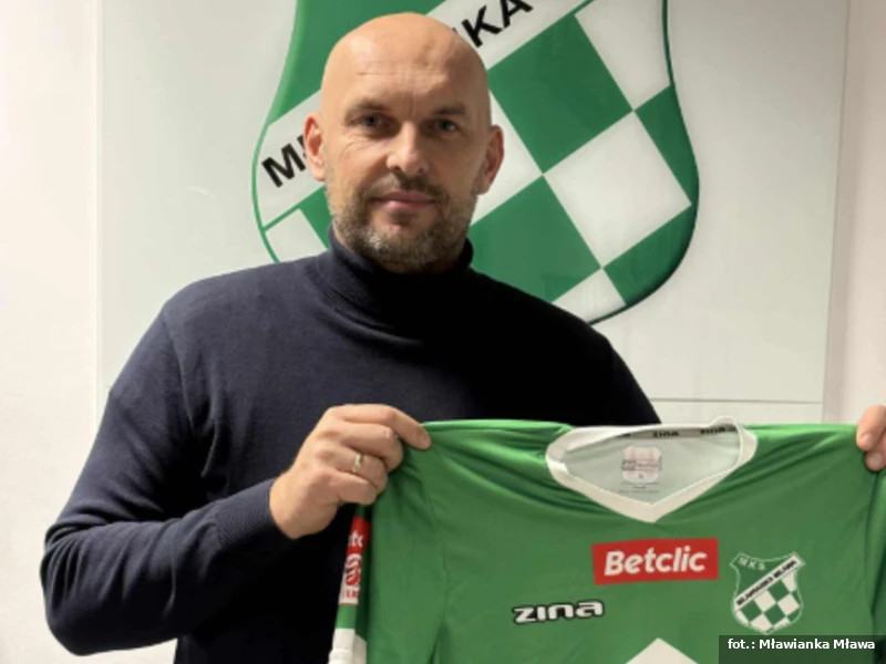 Kilka lat temu prowadził Legię Warszawa. Teraz został trenerem trzecioligowca.