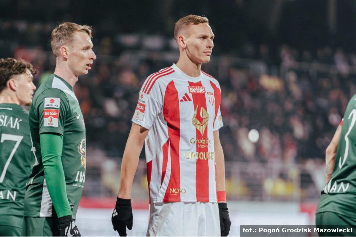 Legia Warszawa sięgnie po piłkarza z pierwszej ligi? Jesienią prezentował znakomitą formę.