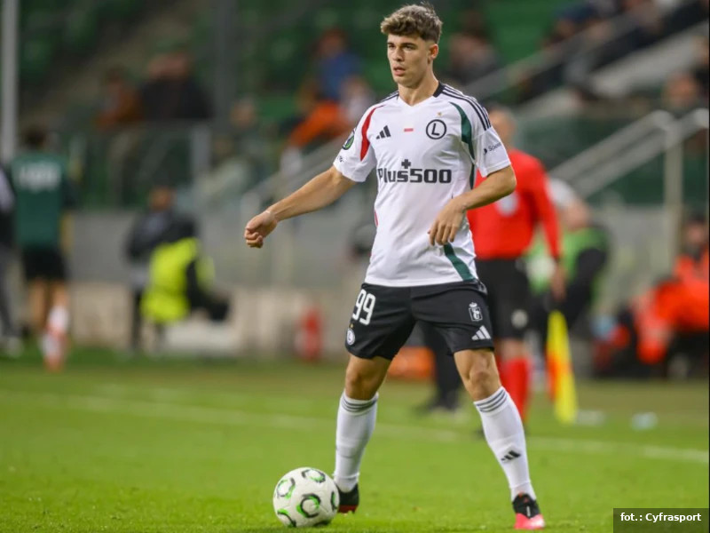 Przetasowania w Legii Warszawa. Z klubu odszedł skrzydłowy.