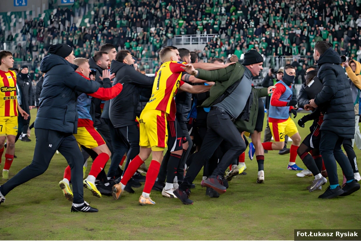 Komisja ligi ukarała Radomiaka. Znamy oficjalną decyzję po piątkowych wydarzeniach