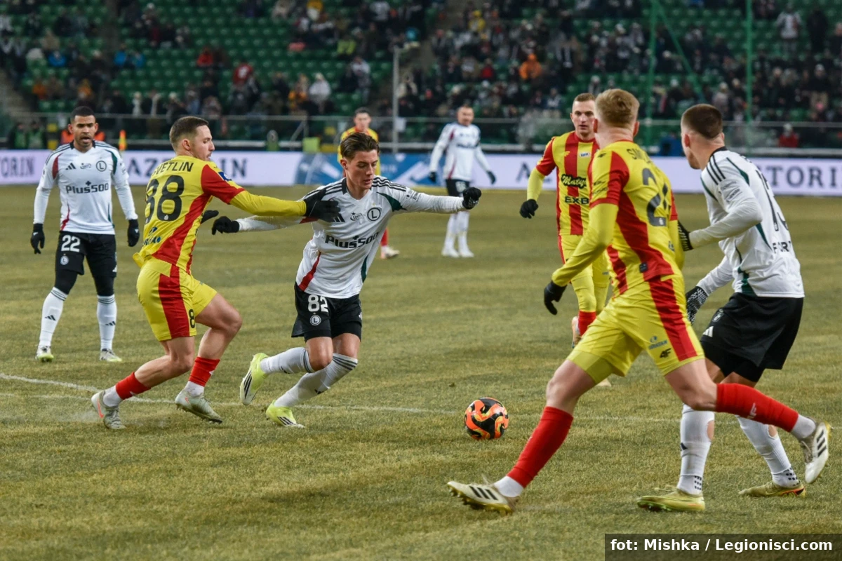 Legia ze spektakularną porażką po przerwie! Nadzieje na przebłysk zanikają.
