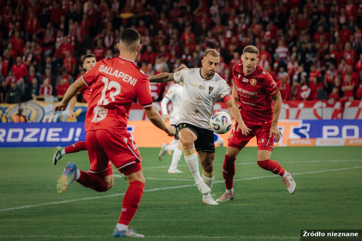 Pogoń (za pucharami) kontra tonący Widzew! Łodzianie zaskoczą Portowców?