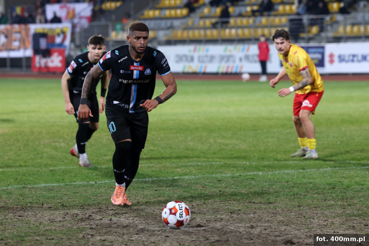 Stal Rzeszów przełamuje serię i wygrywa na wyjeździe w Pruszkowie!