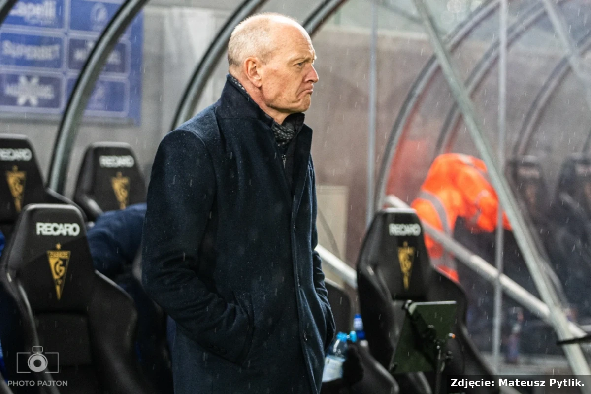 Lech Poznań dementuje! Chodzi o przyszłość trenera.