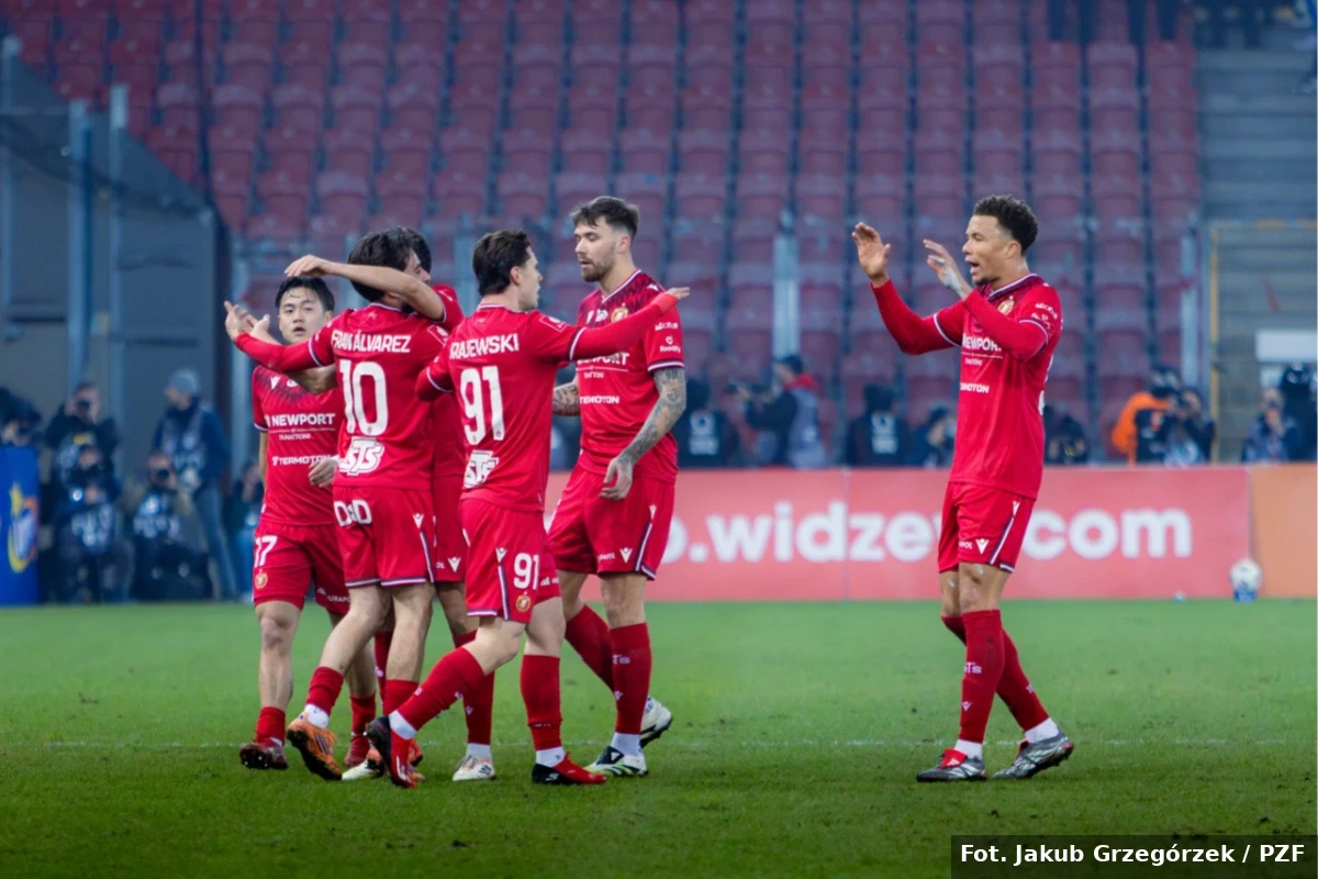 Przedostatni Widzew wygrywa mecz z ostatnią Termalicą
