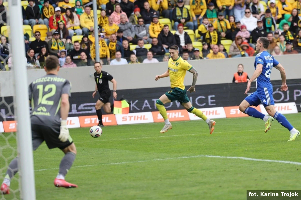 Trzy punkty dla GieKSy! Ogromny niedosyt Wisły Płock.