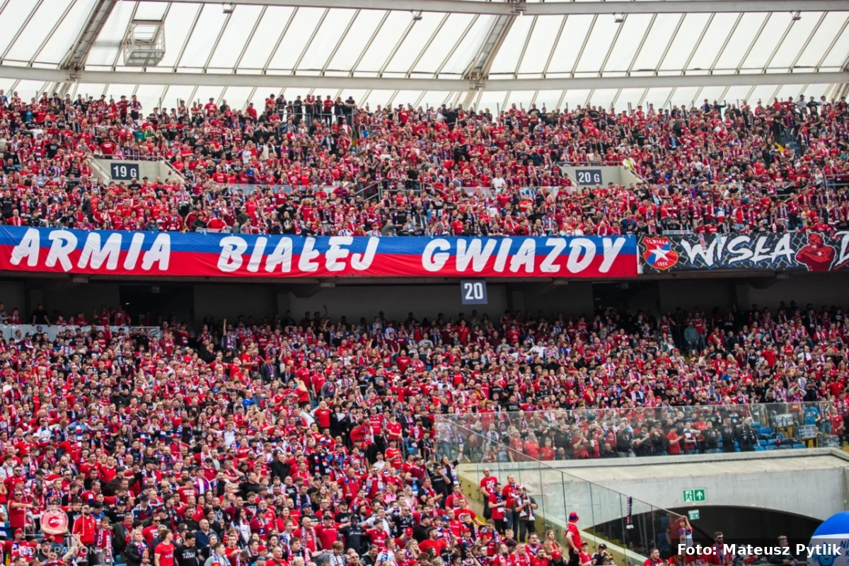 Karuzela kadrowa w Wiśle Kraków: Kto zostaje, a kto odchodzi po awansie?