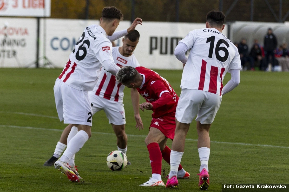 Trzecioligowe derby Krakowa. Co się działo i jak wyglądał mecz?
