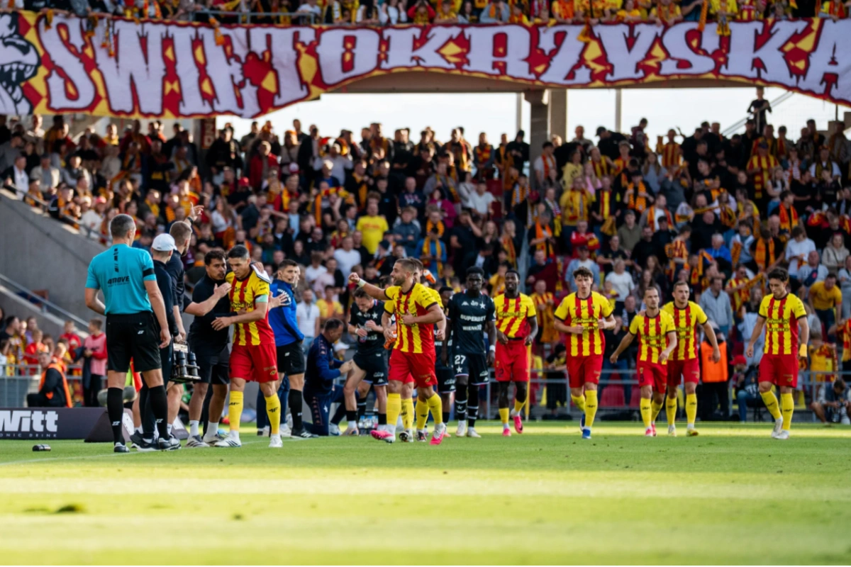 Korona Kielce – Raków Częstochowa. Szansa na poprawę nastrojów