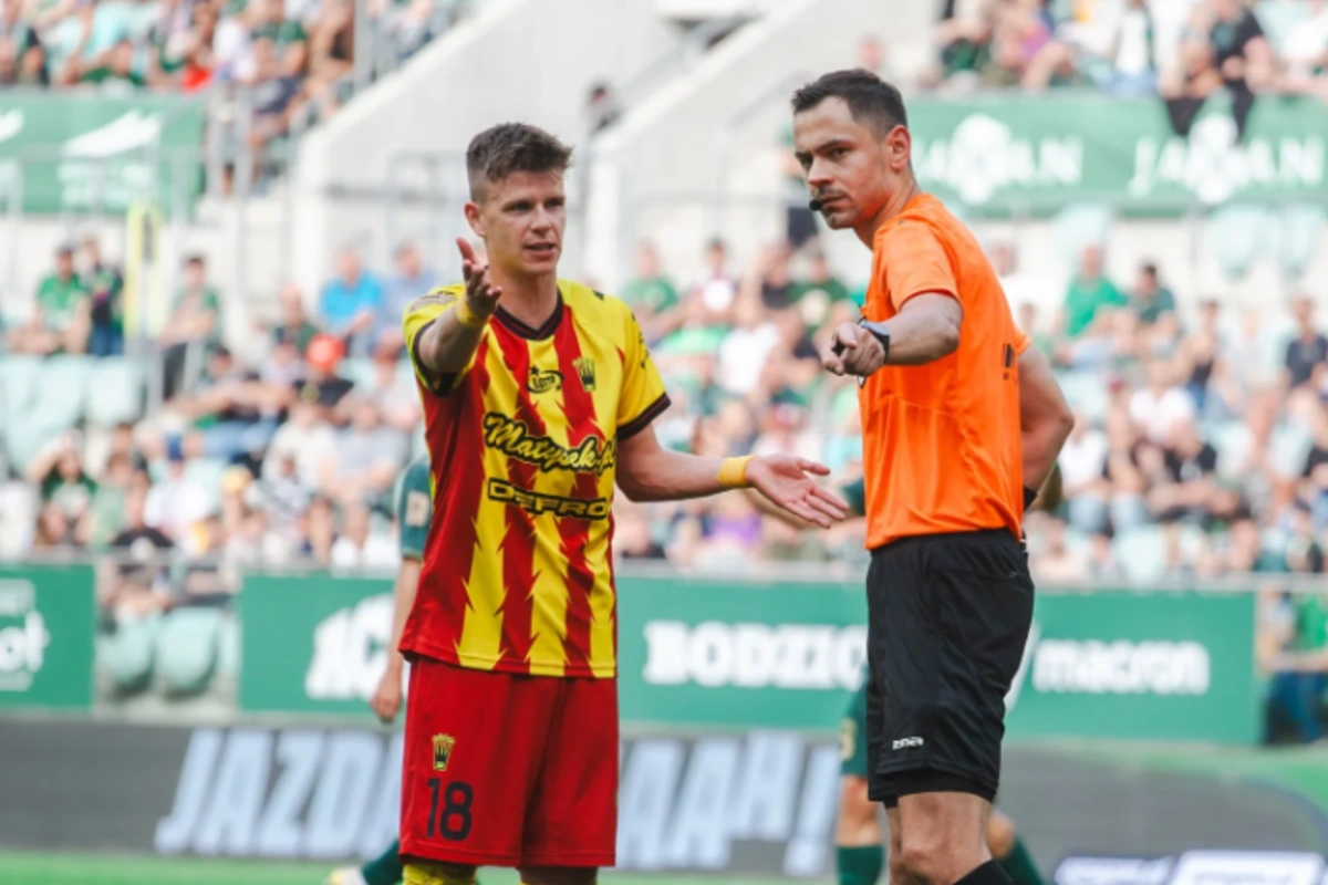 Bajońskie zarobki Hellebranda dzielą szatnię Korony Kielce?